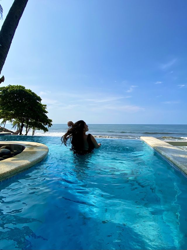  Coastal Paradise at La Libertad Beach