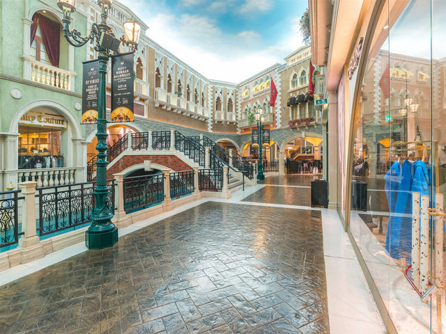 👀 If it's your 1st time in Macau, go to these places! 🌟