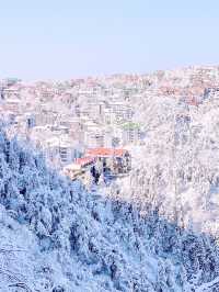翘班只為去看雪中的廬山，這個雪中童話世界