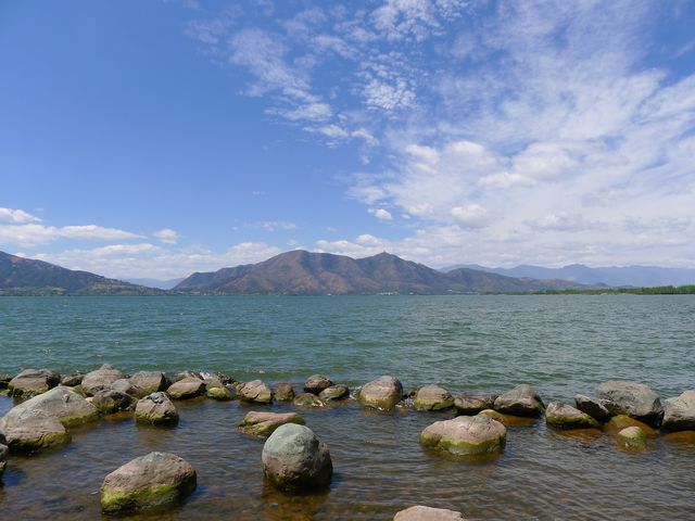 邛海東海岸線起點——月亮灣