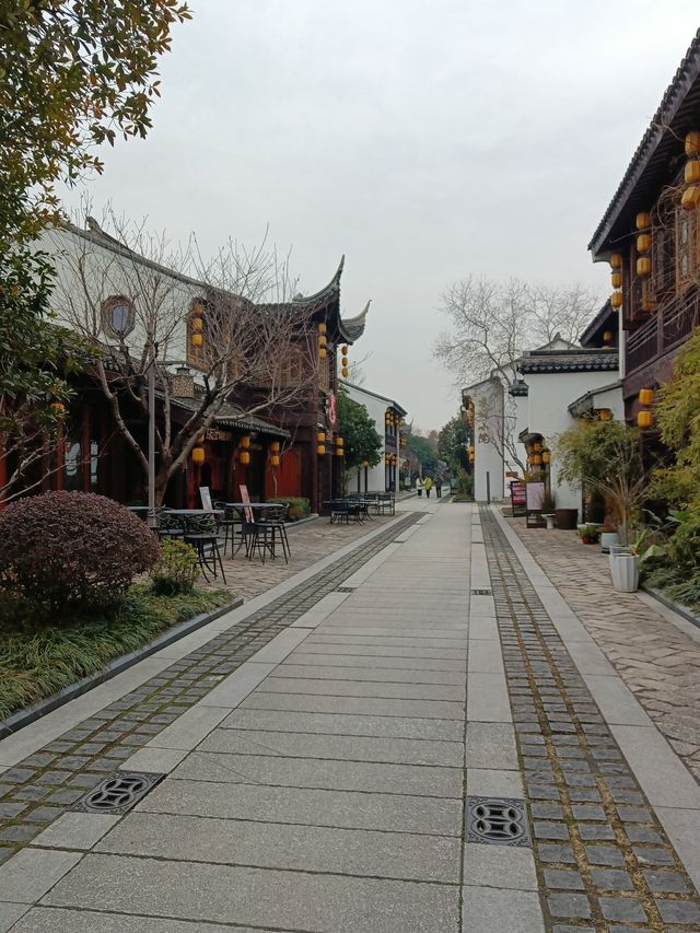 蘇州斜塘老街，雖然商業化，但也不缺乏古韻商業街
