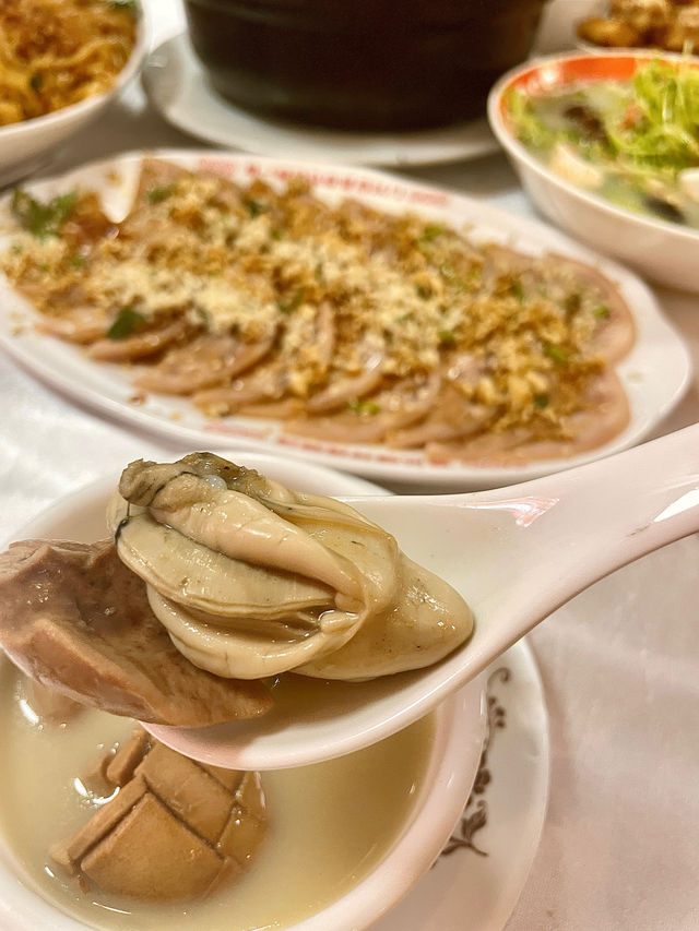 跟住柴九哥去穩食😋
