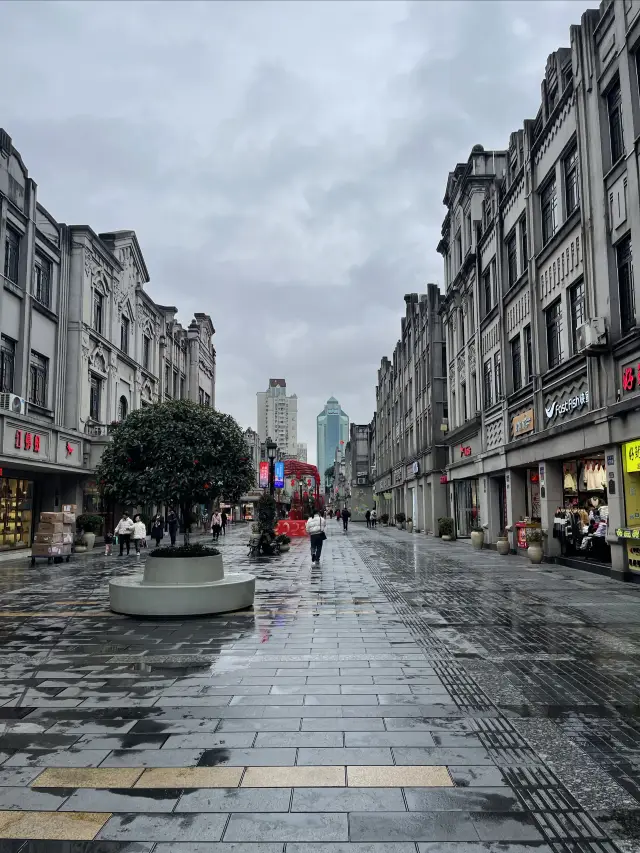 Wenzhou Wuma Street is the busiest pedestrian street