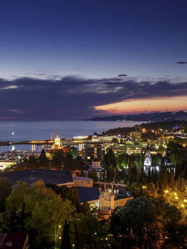 🌟 Sochi's Finest: Luxe Stays & Views! 🌴🏨