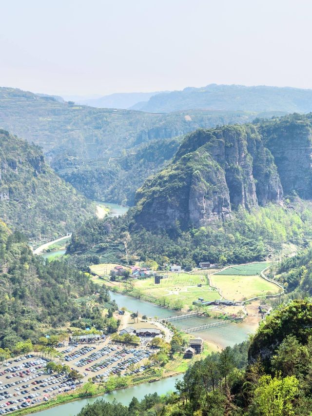 高鐵直達寶藏小城，登山露營峽谷雲海全都有！
