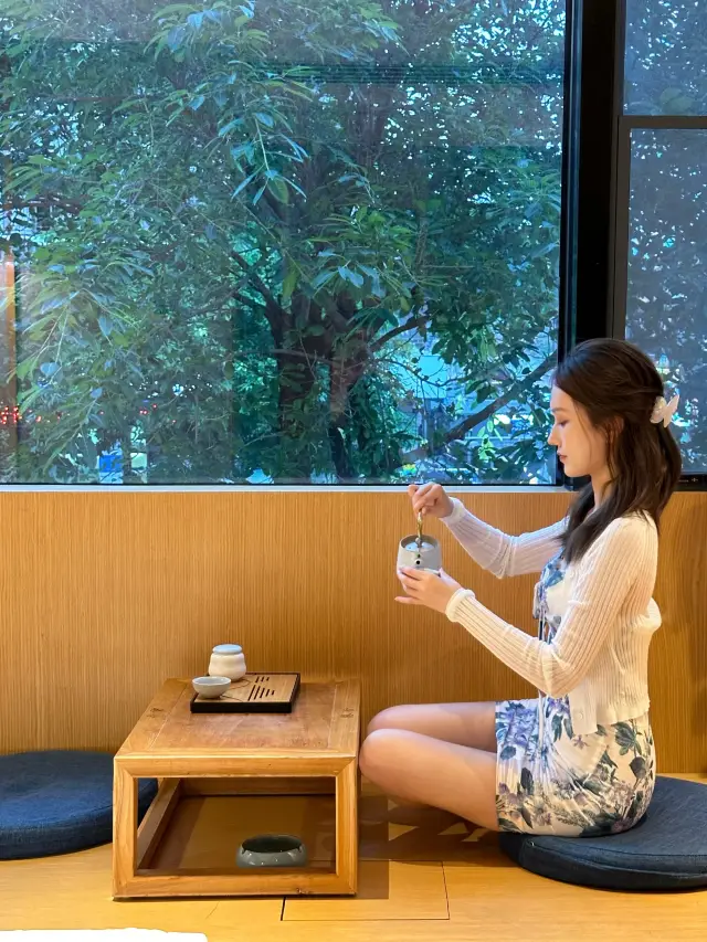 This hotel in Guilin is so convenient for getting around!