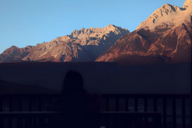 璞修 - 床頭收穫日照金山