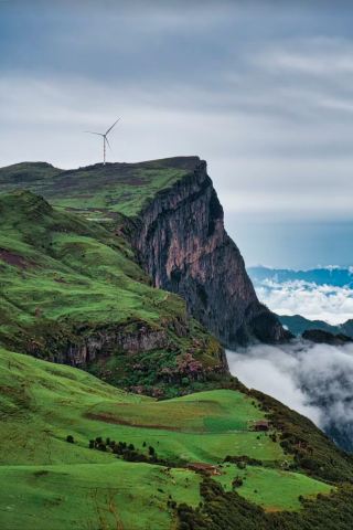 Leibo County's cliffs, sea of clouds, sunrise and sunset, and sea of flowers appear in turn