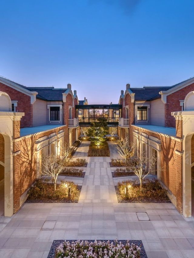 🌟 Shanghai's Hidden Gem: Luxe Stay Near Disney! 🎠🏰