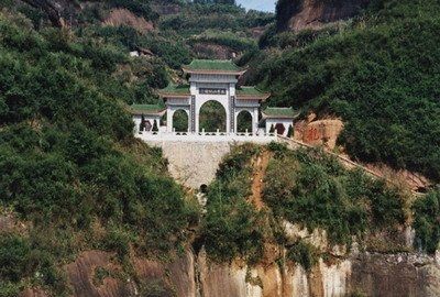 龍華山公園旅遊攻略