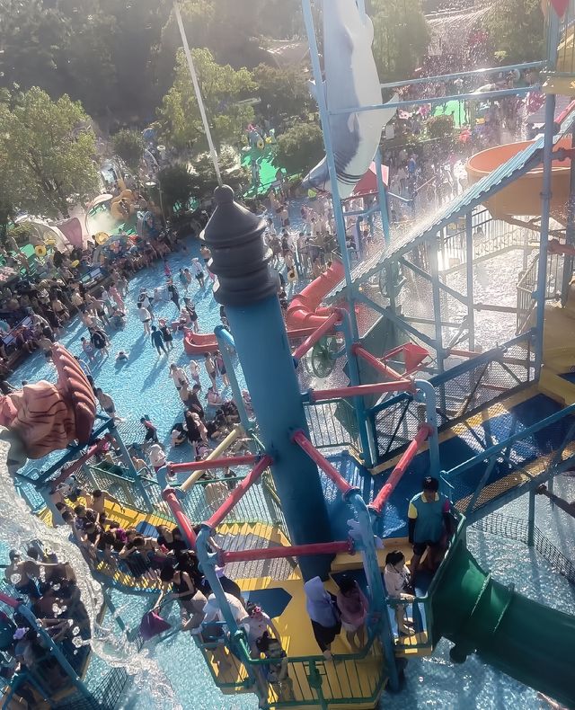 夏日玩水，苏州樂園森林水世界。