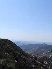 嶗山巨峰，很適合秋日登山觀景。