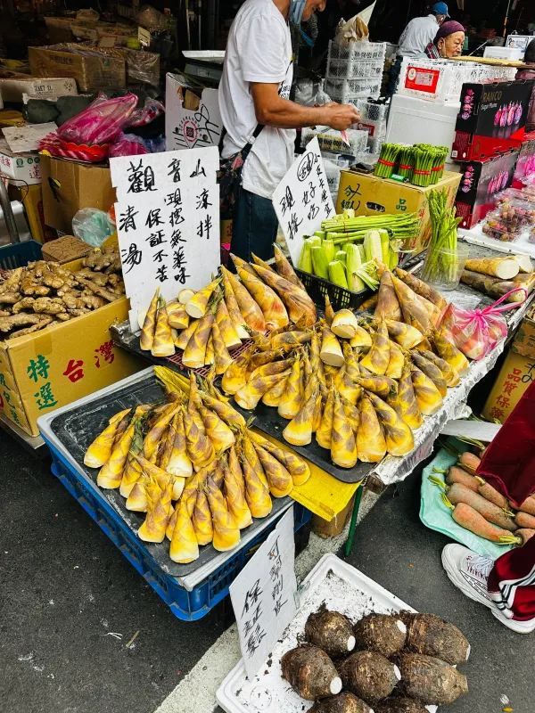 台北魚市場的夜晚魅力 🌙🦐