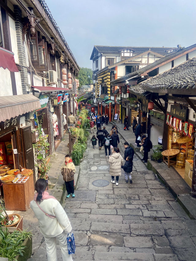  🏮磁器口古鎮🏮充滿著歷史韻味與人間煙火🔥 