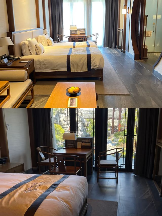 舟山絲綢之路酒店是一座庭院式酒店