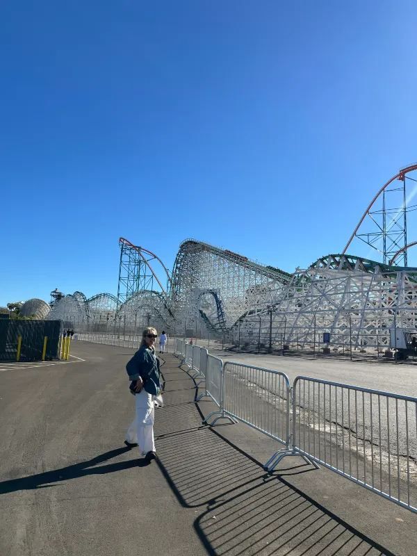 Los Angeles | Six Flags Roller Coaster Theme Park: Thrills All the Way
