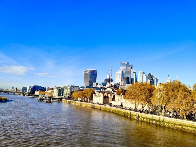 Tower Bridge: Not London Bridge! 🌉🇬🇧