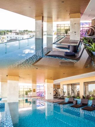 Stay at Tanmei Hotel for a dream vacation
