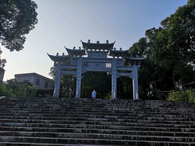 沒有遊客的寺院（黃梅）