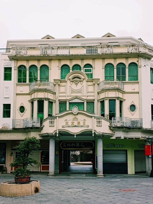 Honey Moon at Gulangyu: The Island of Romantic Beauty