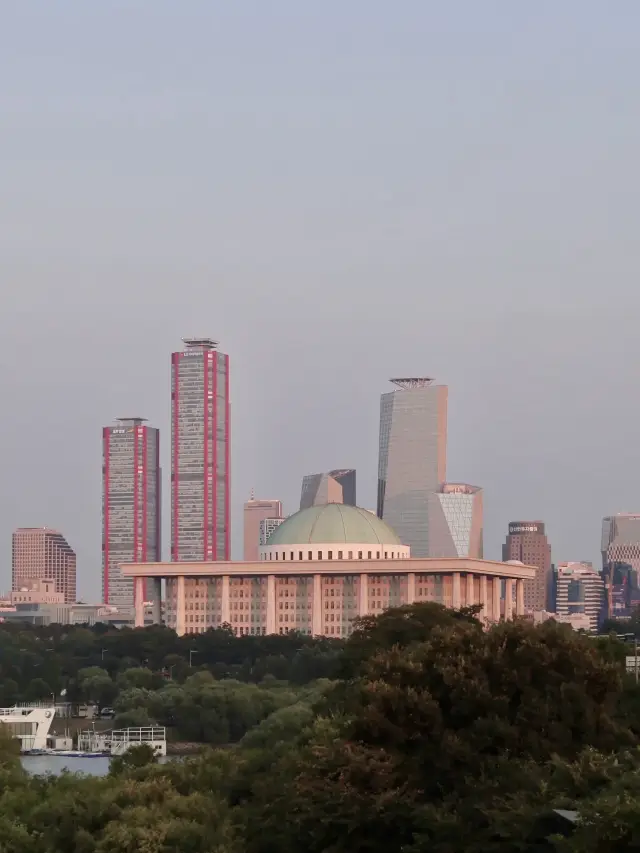 Exploring Politics and Culture in Seoul: A Tour of the National Assembly Building