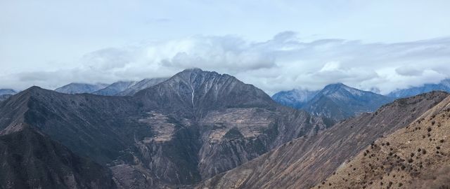 金川自駕遊，邂逅雪域梨鄉之美