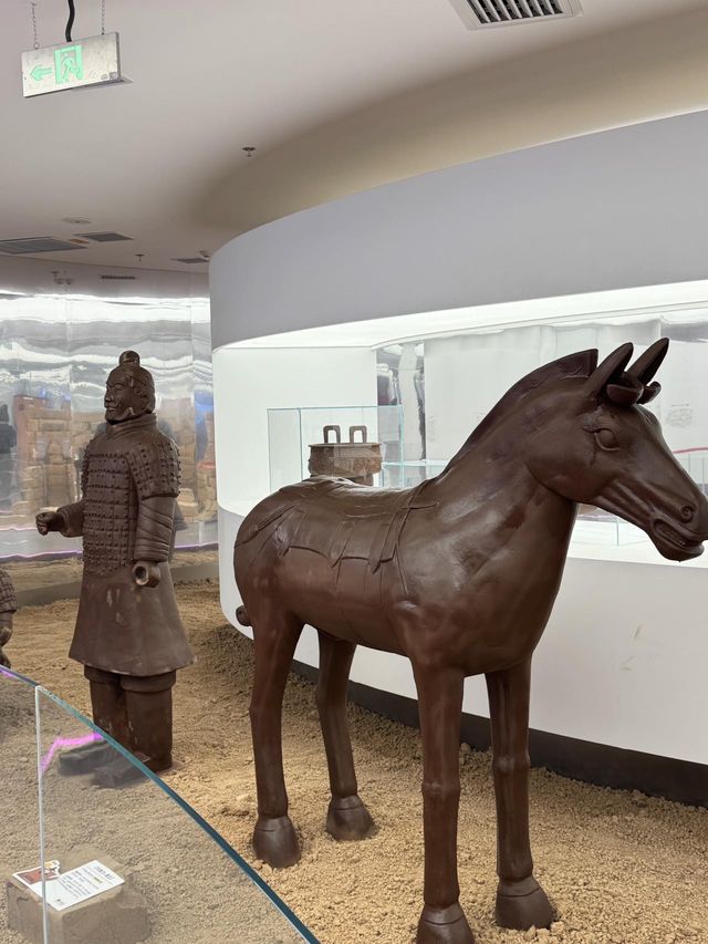 西安神仙博物館朱古力做的兵馬俑太絕了