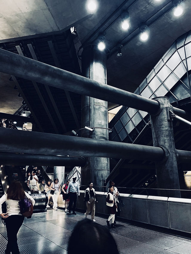 Discover Westminster Tube Station: London’s Subterranean Sci-Fi Gem! 🚇✨