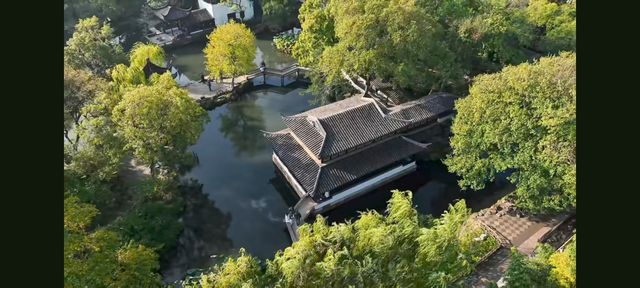 漫步蘇州園林：一場穿越千年的美學盛宴   踏入蘇州園林，彷彿打開了一本塵封的古籍，每一頁都書寫著東方