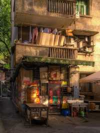🚪 Did I Just Photograph My Childhood? (Or a Time Portal in Chongqing?)