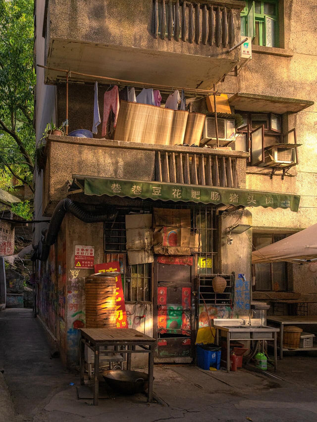 🚪 Did I Just Photograph My Childhood? (Or a Time Portal in Chongqing?)