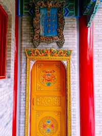 Beyond the Clouds: A Traveler’s Journey to Yaqing Temple’s Spiritual Solitude