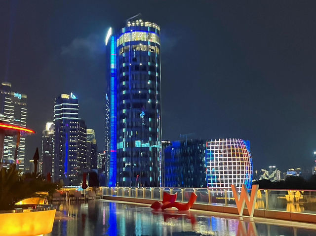上海W酒店｜在雲端泳池解鎖城市浪漫🌆