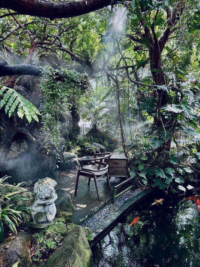 曼谷市區驚現熱帶雨林咖啡廳☕️ 美到窒息