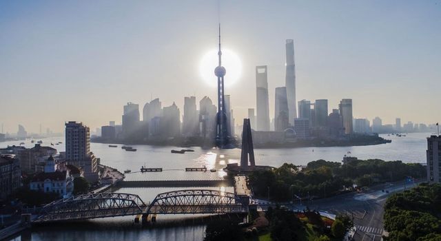 上海外灘——百年風雲交匯處，摩登與復古的詩篇