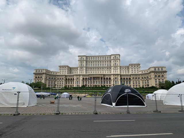 Exploring a Landmark in Bucharest