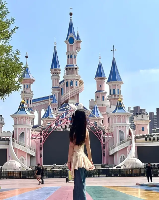 Weekend at Shenyang Fantawild and Haoze Hotel: A Joyful Stroll with Friends