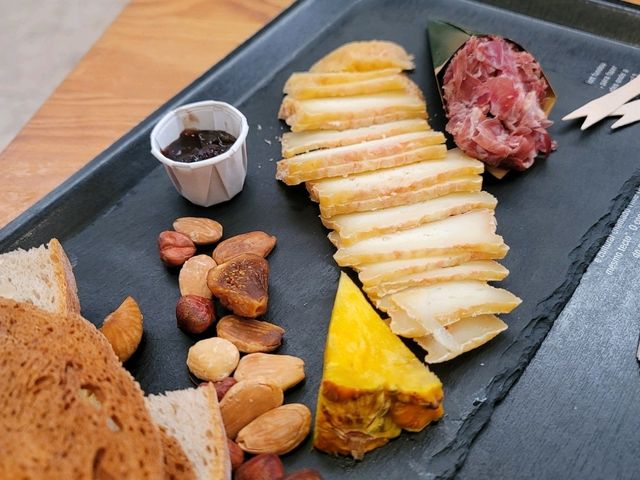 Beautiful Lisbon and Food Tour