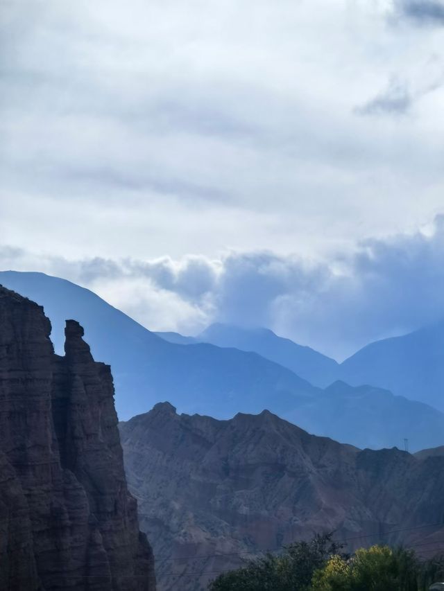 週末浪浪山｜秋日限定版多彩丹霞看呆我了