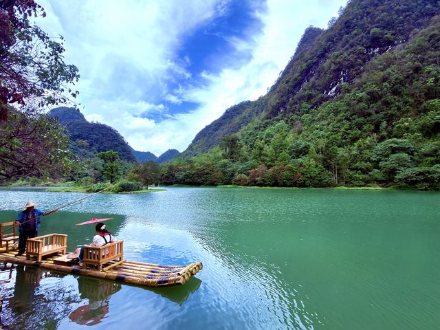 十月中旬的貴州九日之行，是我至今最難忘的一段旅程。

貴州必看的景點非常之多，山路遙遠，如果跟團“打