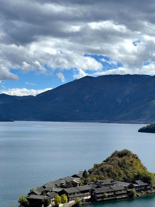 瀘沽湖晨霧圖如此美景我願來一萬次