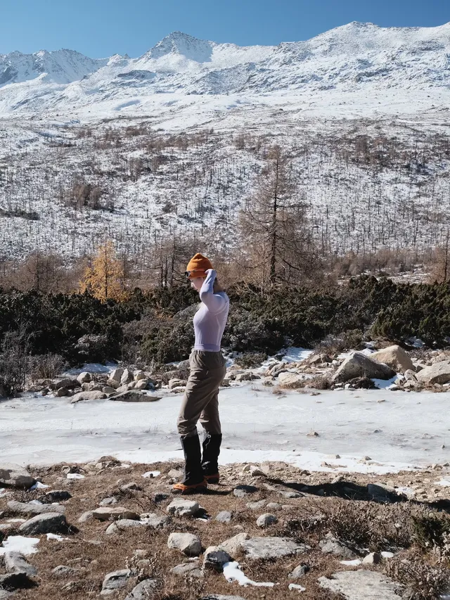 川西雪山整活，吃了牦牛肉，單穿一件是否抗凍