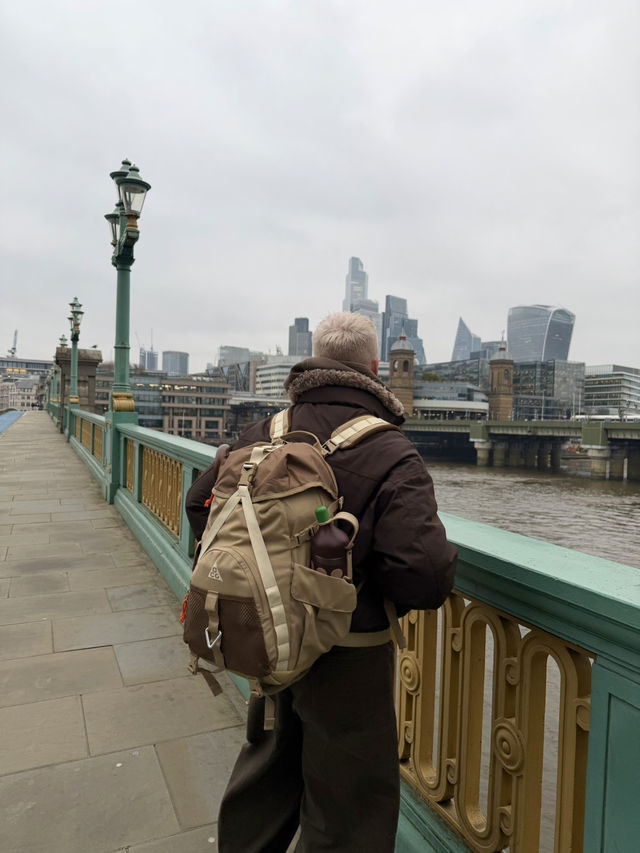 Christmas in London: Lights, Markets, and Timeless Streets ✨🎄