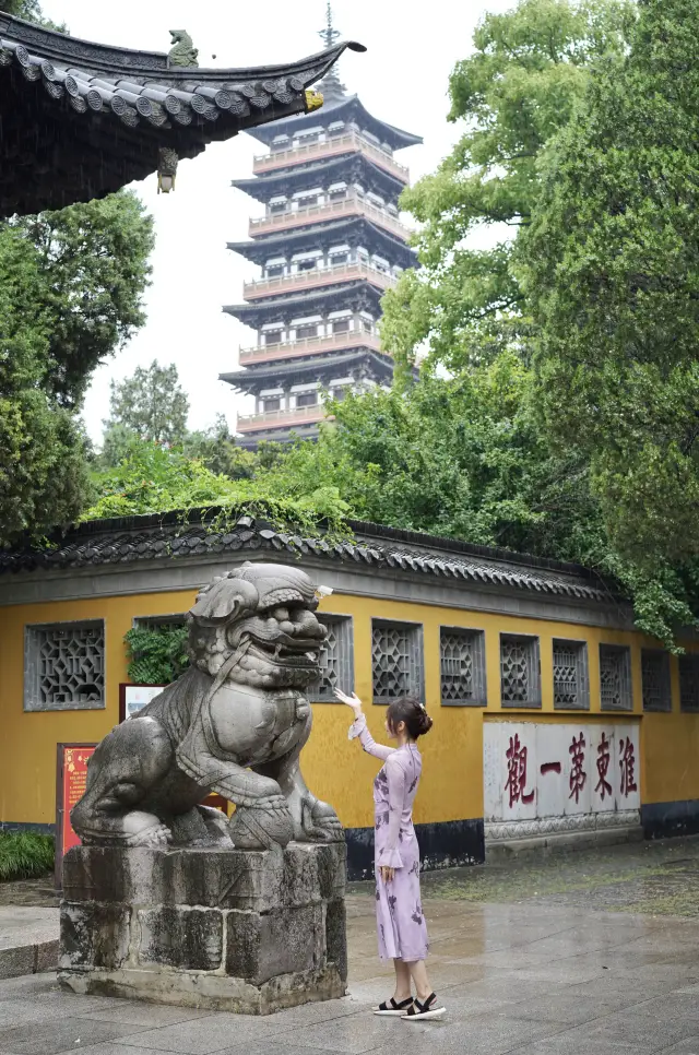 Yangzhou is not just about Slender West Lake; Daming Temple is also worth a visit