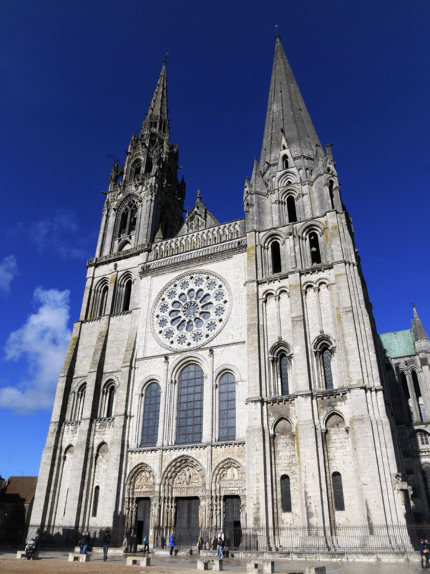 Khám phá Paris | Nhà thờ Chartres: Một chuẩn mực của kiến ​​trúc Gothic