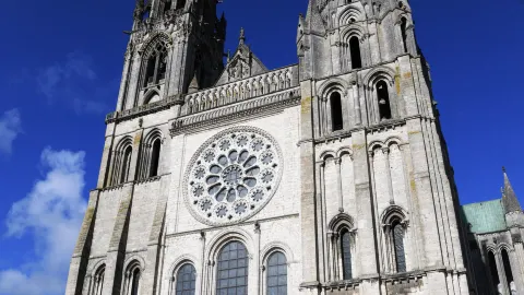 Paris Surroundings｜Chartres Cathedral: The Gothic Architecture Textbook — traveler post in Chartres