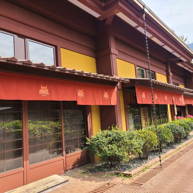 鬧市中的古園：南蓮園池