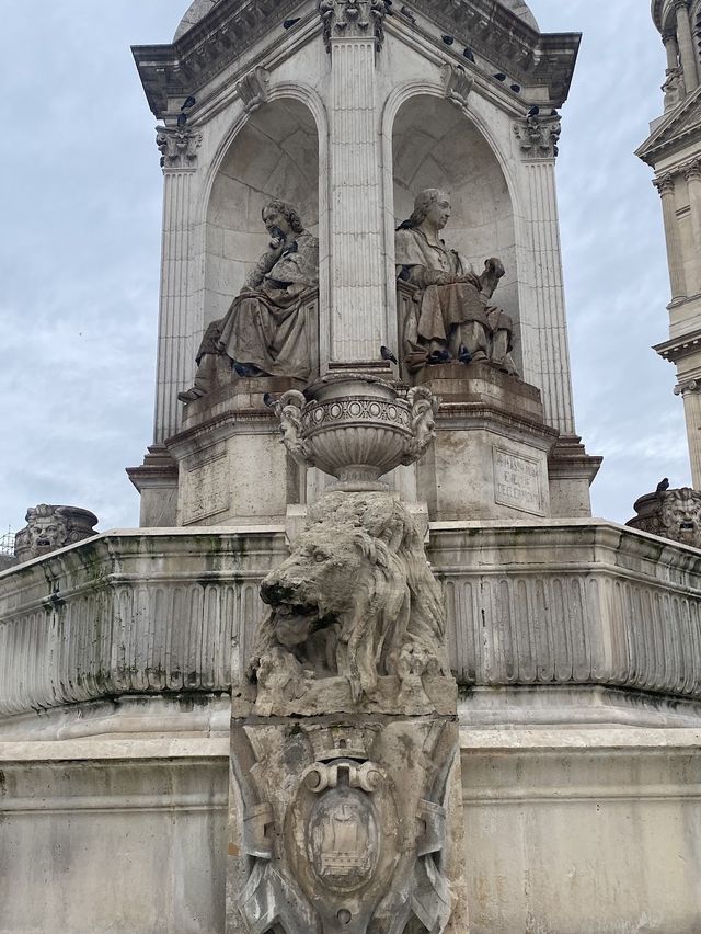 Fontaine Saint-Sulpice Paris