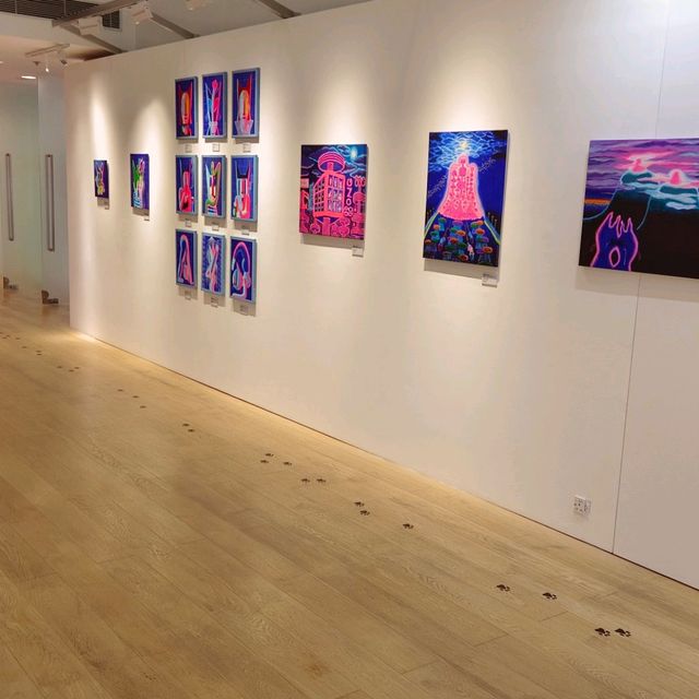 陪媽咪，看展覽！蛇貓狗，解釋道！