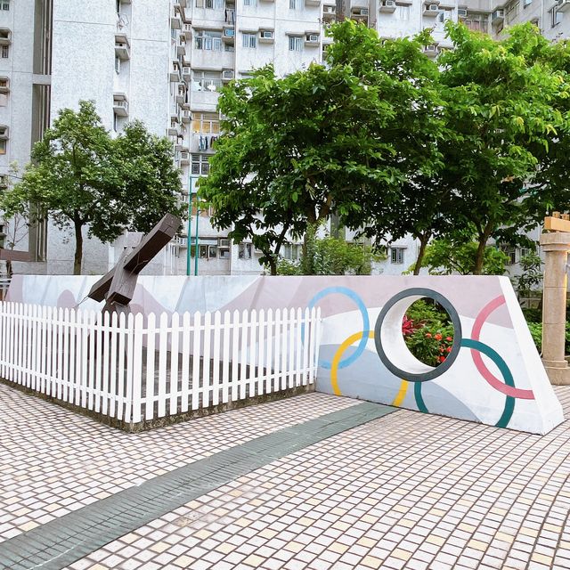 奧海城二期商場平台外嘅奧海公園